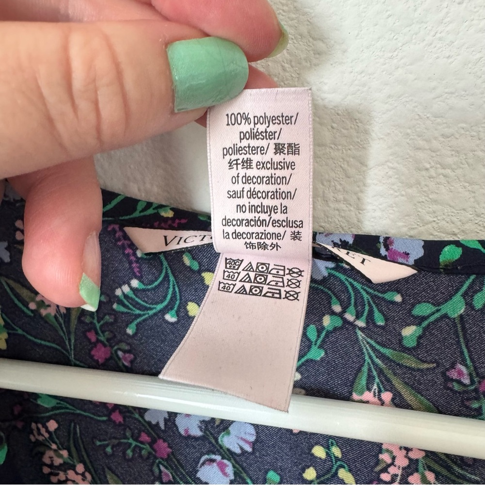 Victoria’s Secret Pink Label Floral Sleep Romper Size Medium Pajamas Navy Blue - Picture 5 of 12